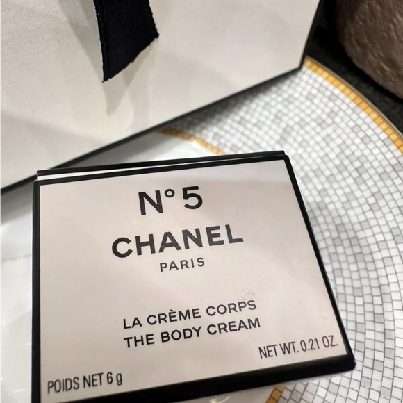 Chanel No5 body cream and perfume sample bundle - Picture 2 of 5